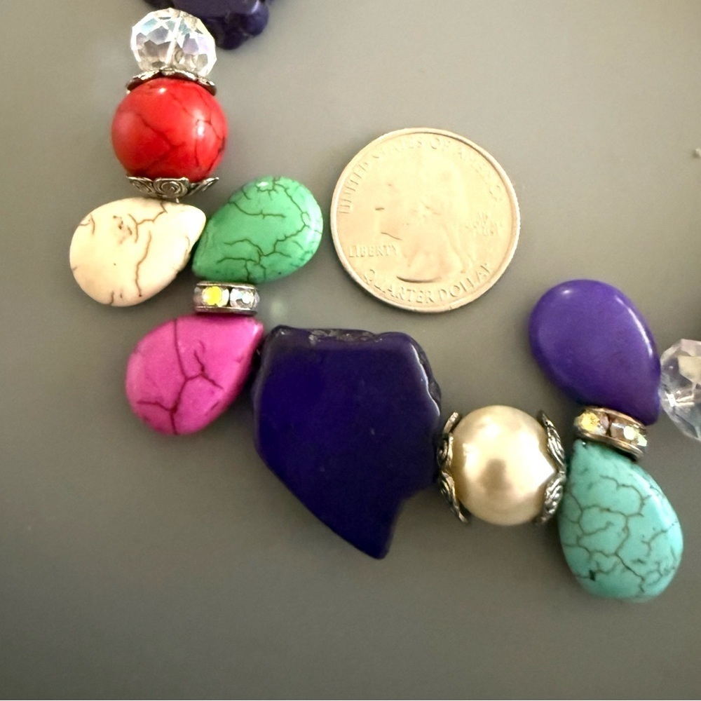 Southwestern Dyed Howlite Natural
Gemstone Statement Necklace With Toggle Clasp - Picture 6 of 6